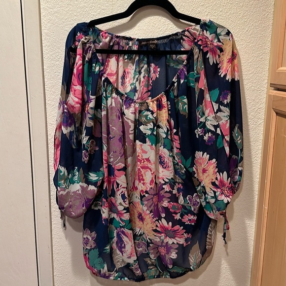 Flowy floral top - Picture 1 of 3
